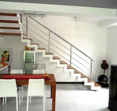 Classic_notranja_stopnisce-c